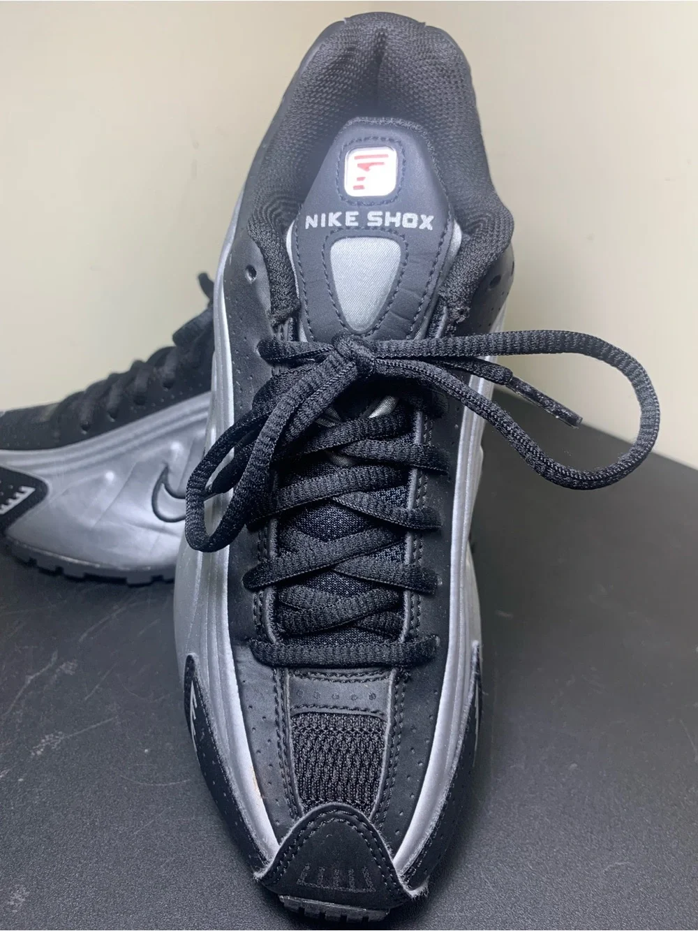 Youth Nike Shox Sneakers (Size 5Y US) Great Condition
